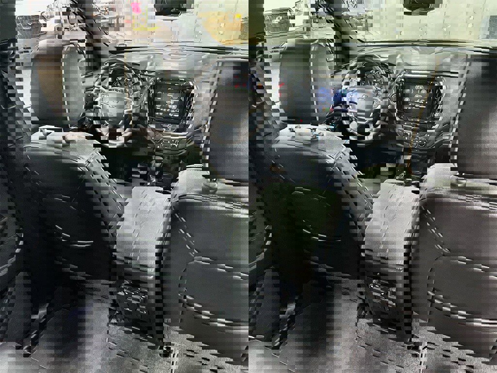 Used 2023 Chevrolet Traverse Premier w/ Redline Edition image 22