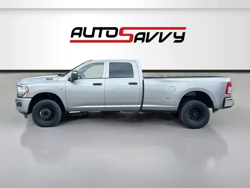 Used 2024 RAM 3500 Tradesman w/ Chrome Appearance Group AWD/4WD image 4