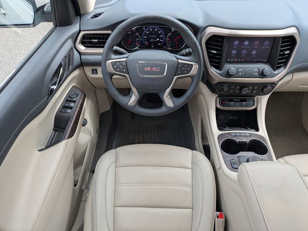 Used 2021 GMC Acadia Denali w/ Denali Technology Package image 17