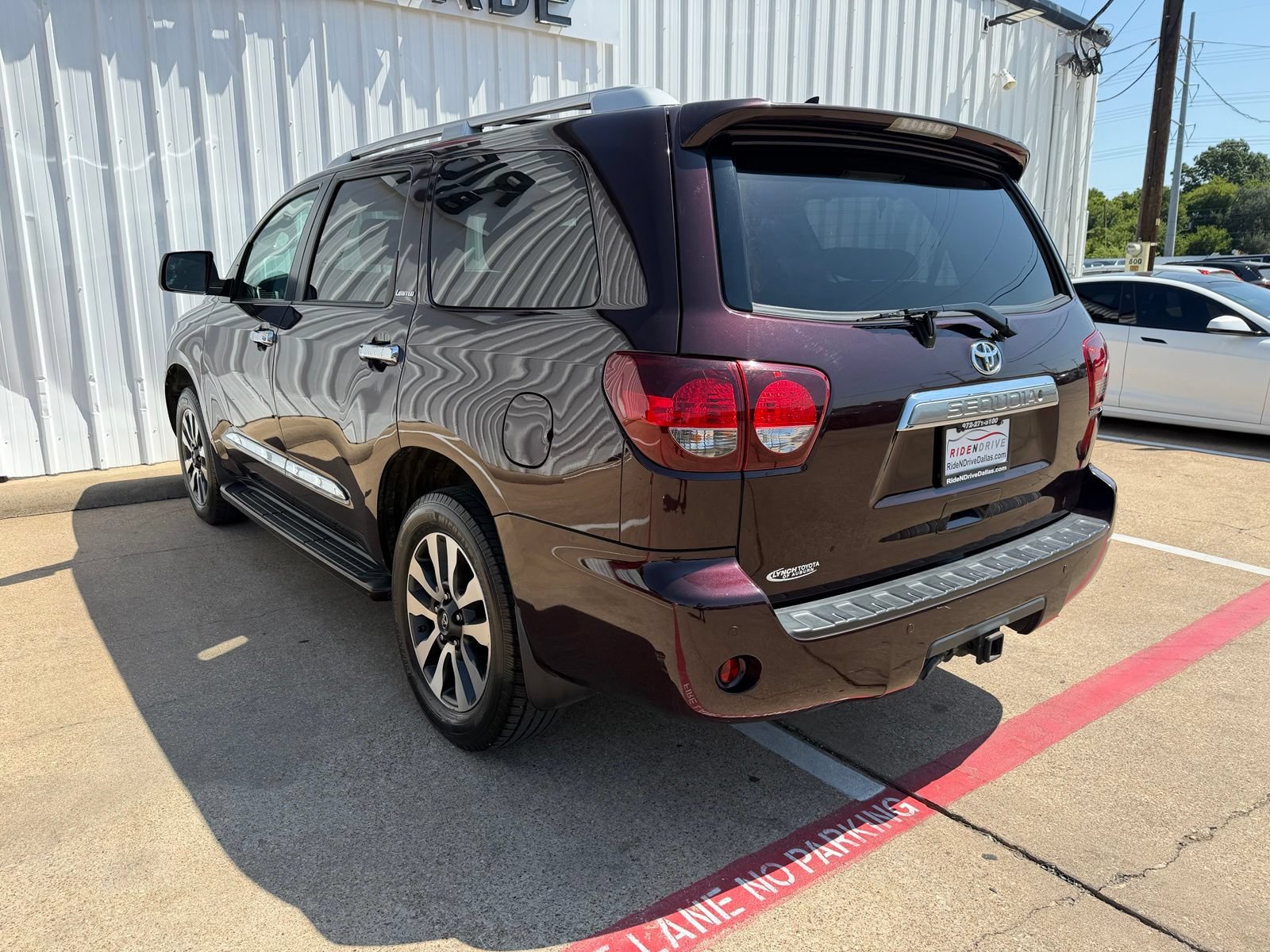 Used 2018 Toyota Sequoia Limited w/ Safety & Convenience Package RWD image 4