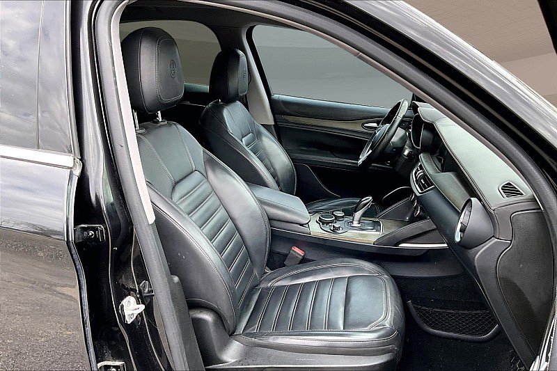 Used 2019 Alfa Romeo Stelvio Ti Lusso w/ Quick Order Package 22X Lusso image 7