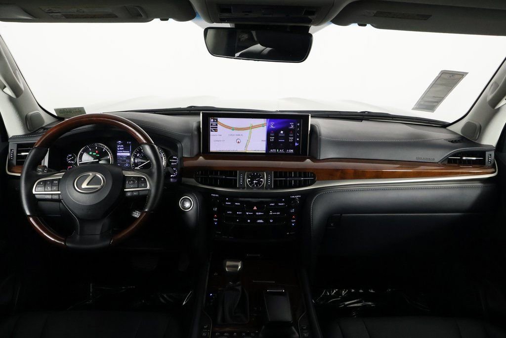 Used 2021 Lexus LX 570 4WD w/ Luxury Package image 8