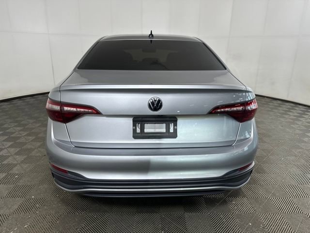 Used 2022 Volkswagen Jetta SE image 4