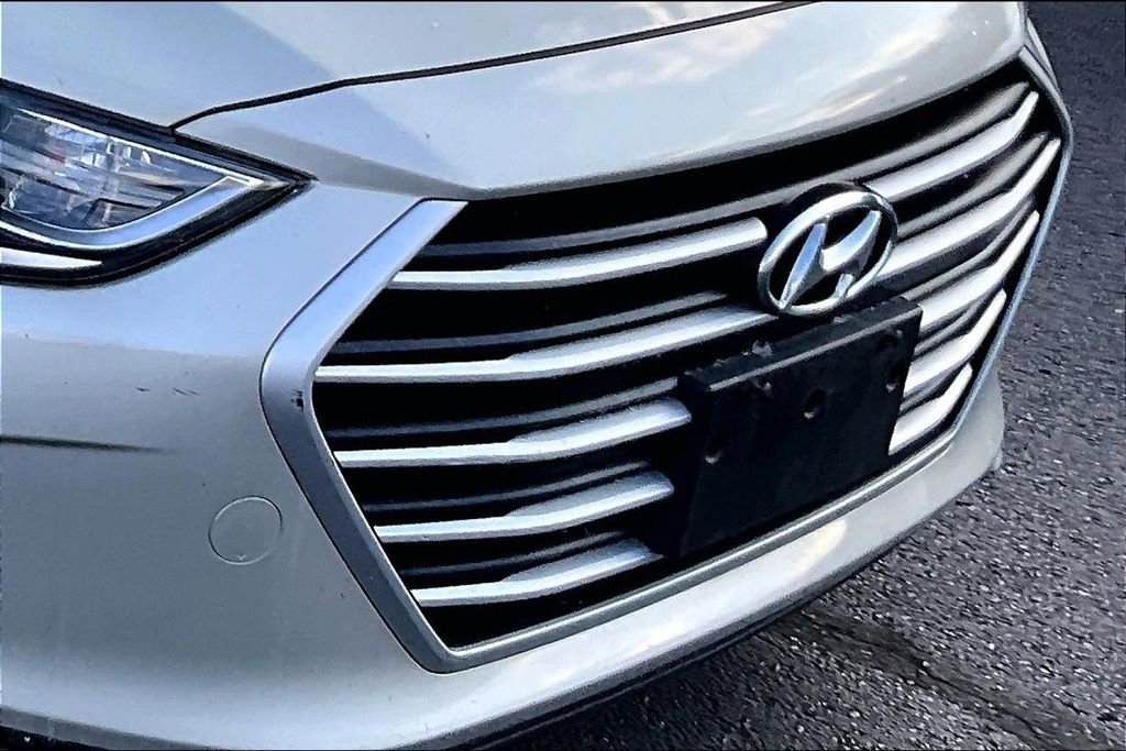 Used 2017 Hyundai Elantra Value Edition FWD image 30