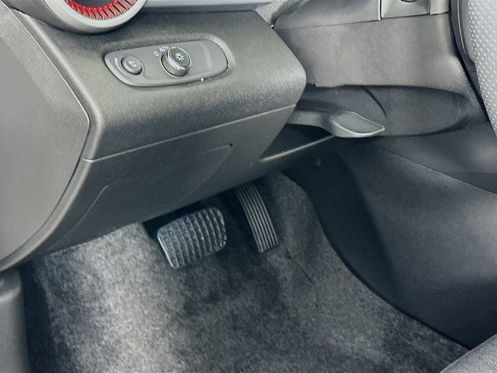 Used 2024 Chevrolet Trax RS image 10