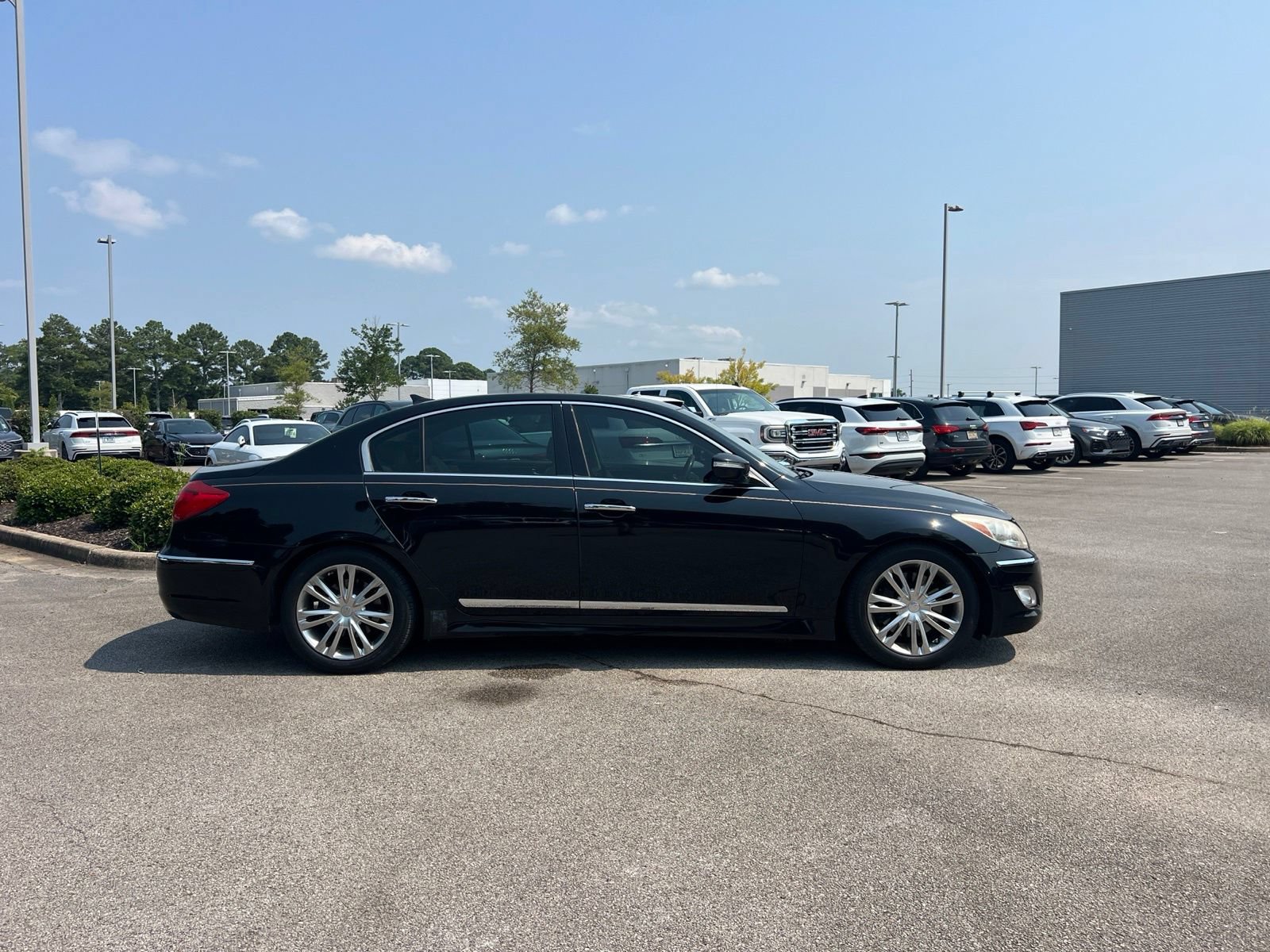 Used 2012 Hyundai Genesis 4.6 RWD image 4