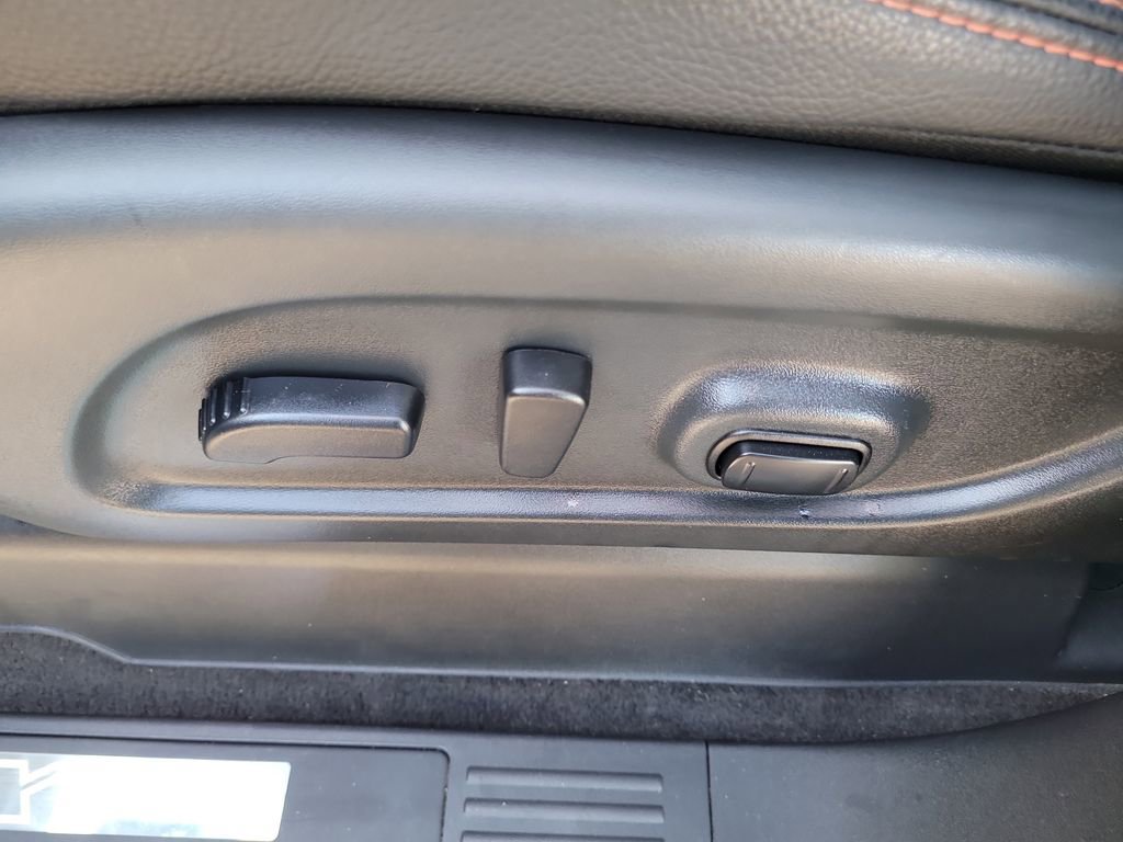 Used 2024 Nissan Titan PRO-4X w/ Pro-4x Convenience Package image 16