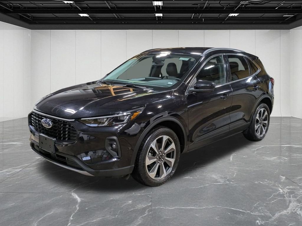 Used 2024 Ford Escape Platinum AWD/4WD image 1