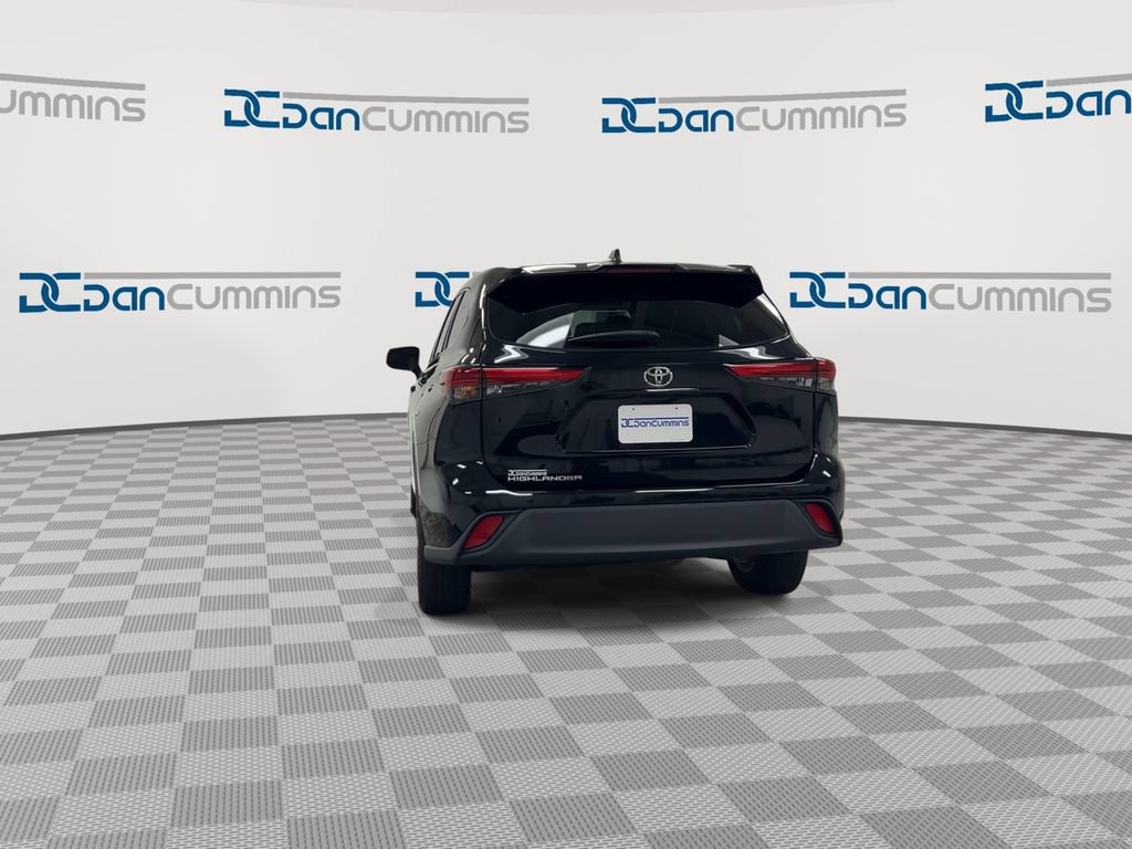 Used 2022 Toyota Highlander L FWD image 7