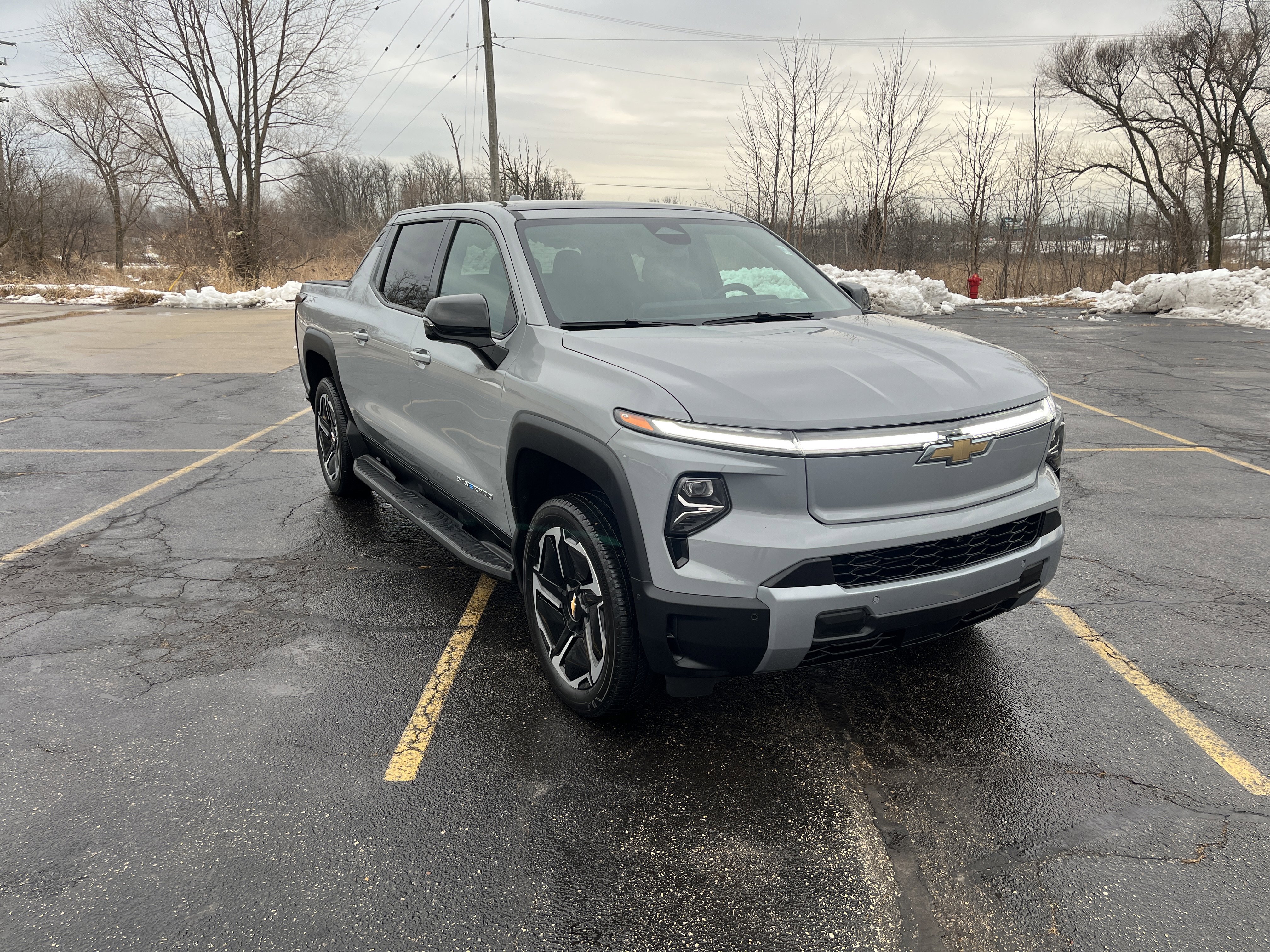 Used 2025 Chevrolet Silverado EV LT w/ LT Premium Package image 8