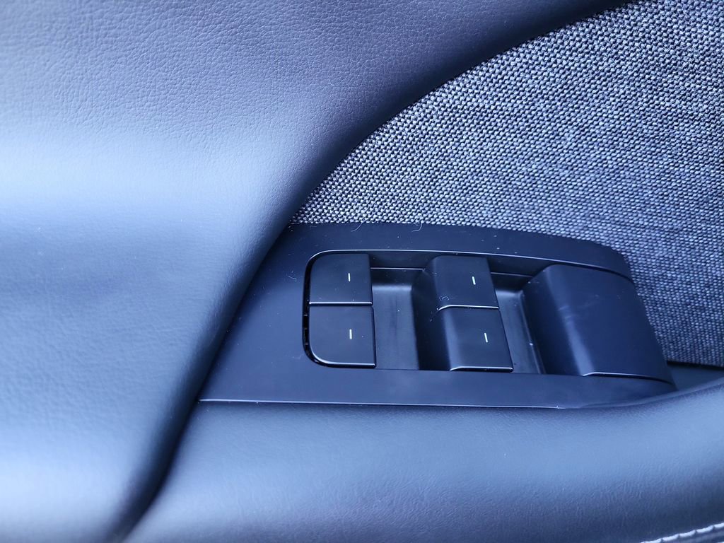 Used 2024 Tesla Model X image 11