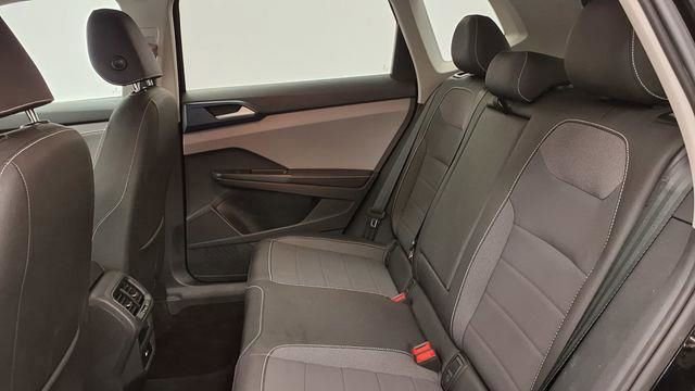 Used 2024 Volkswagen Taos SE image 18