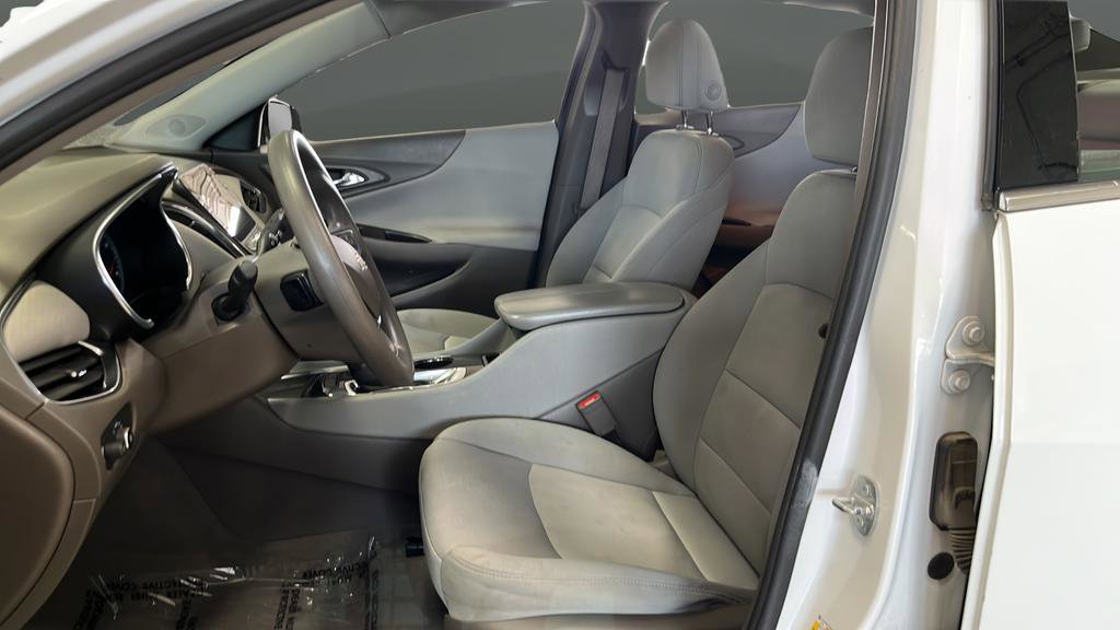 Used 2021 Chevrolet Malibu LT FWD image 9
