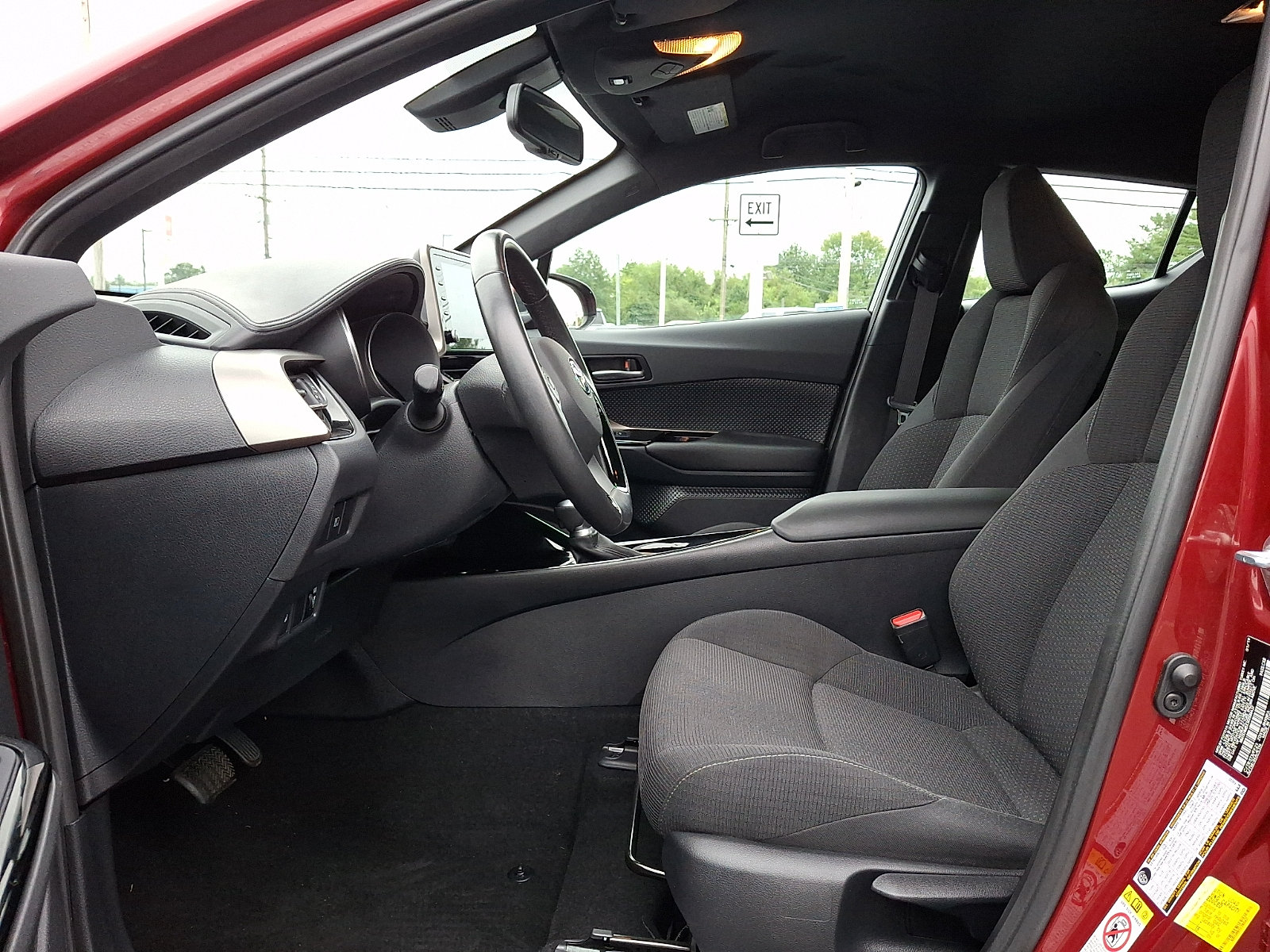 Used 2019 Toyota C-HR XLE FWD image 13