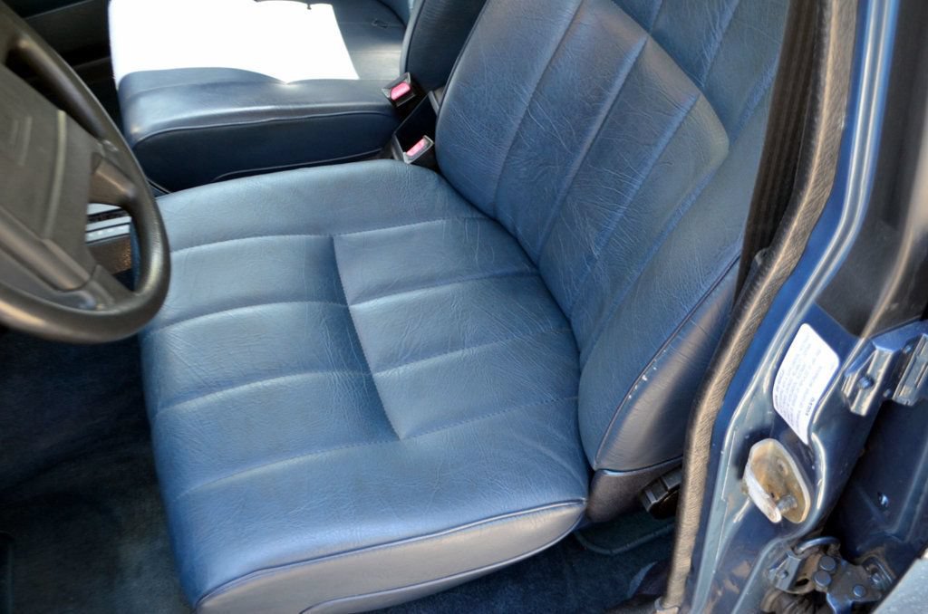 Used 1992 Volvo 240 Wagon RWD image 20