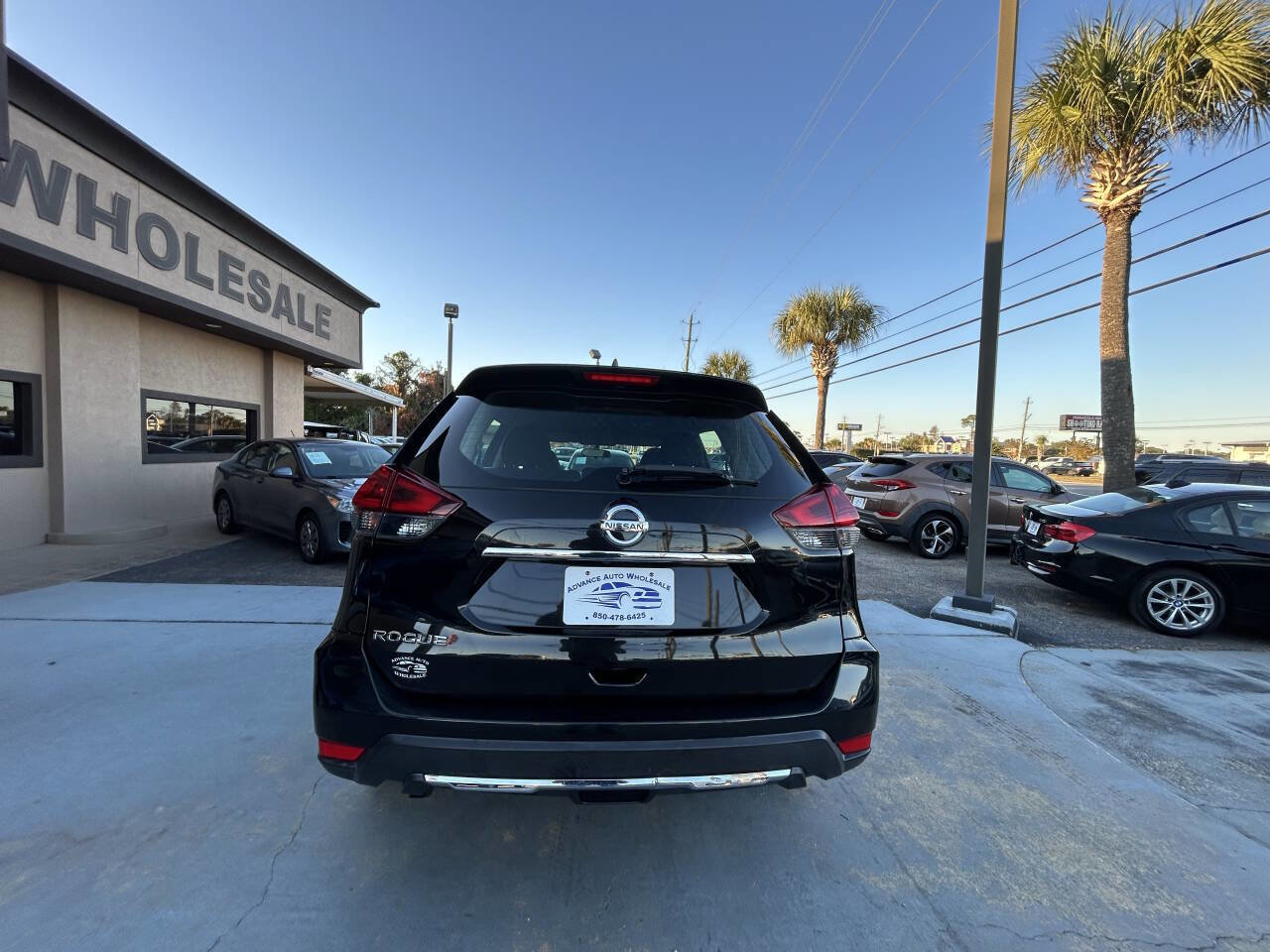Used 2018 Nissan Rogue S image 3