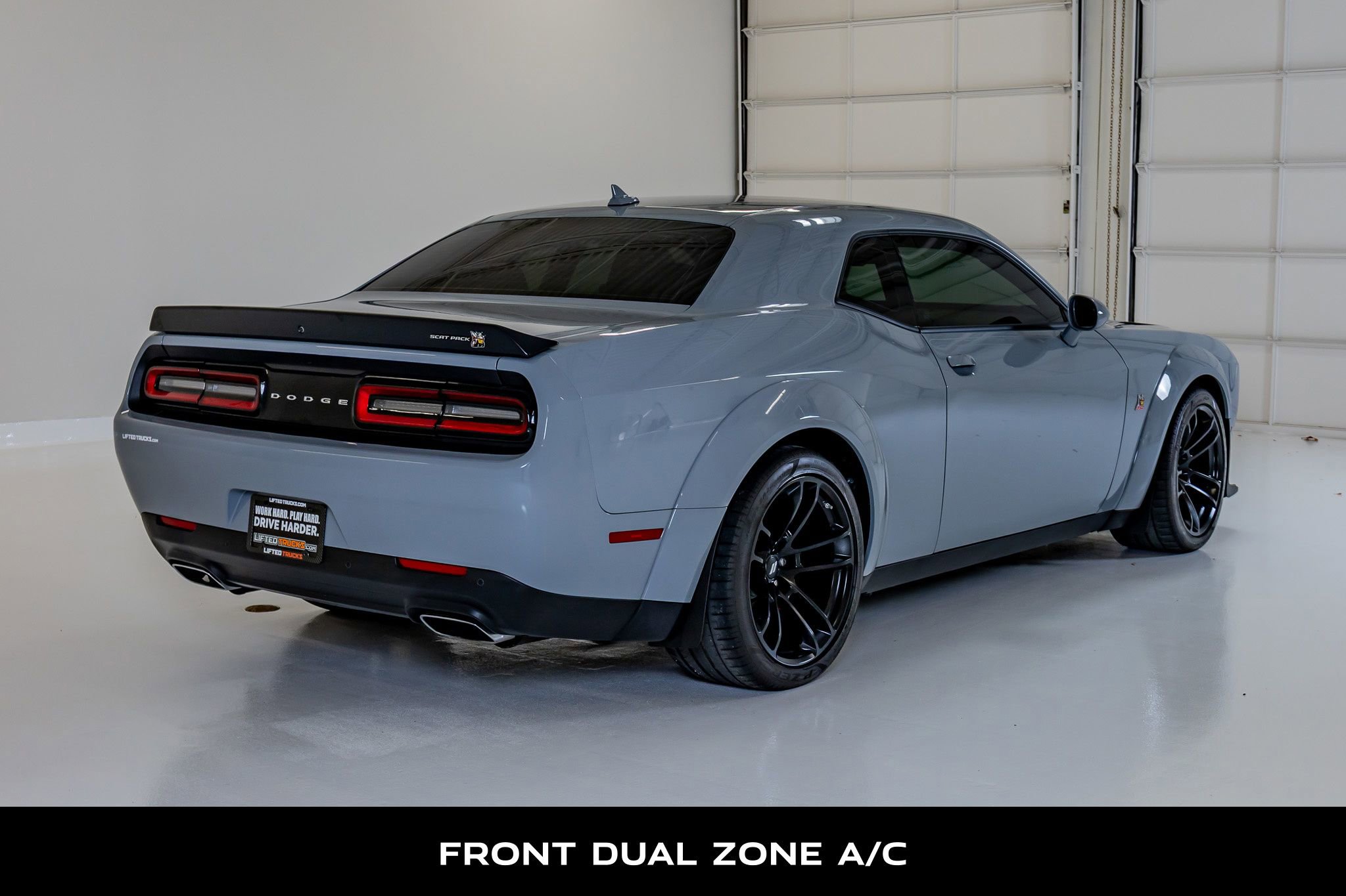 Used 2022 Dodge Challenger R/T Scat Pack RWD image 9