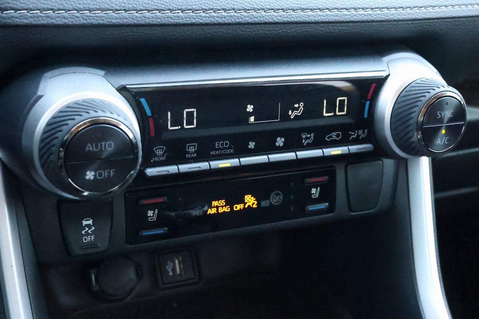 Used 2025 Toyota RAV4 Limited image 22