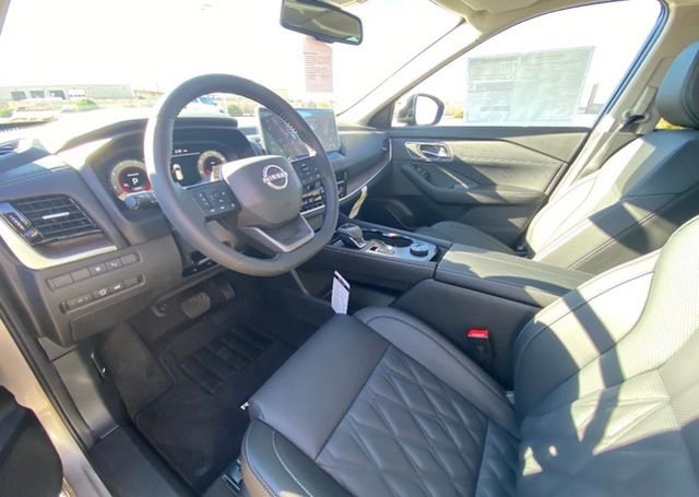 Certified 2024 Nissan Rogue Platinum w/ Platinum Premium Package FWD image 12