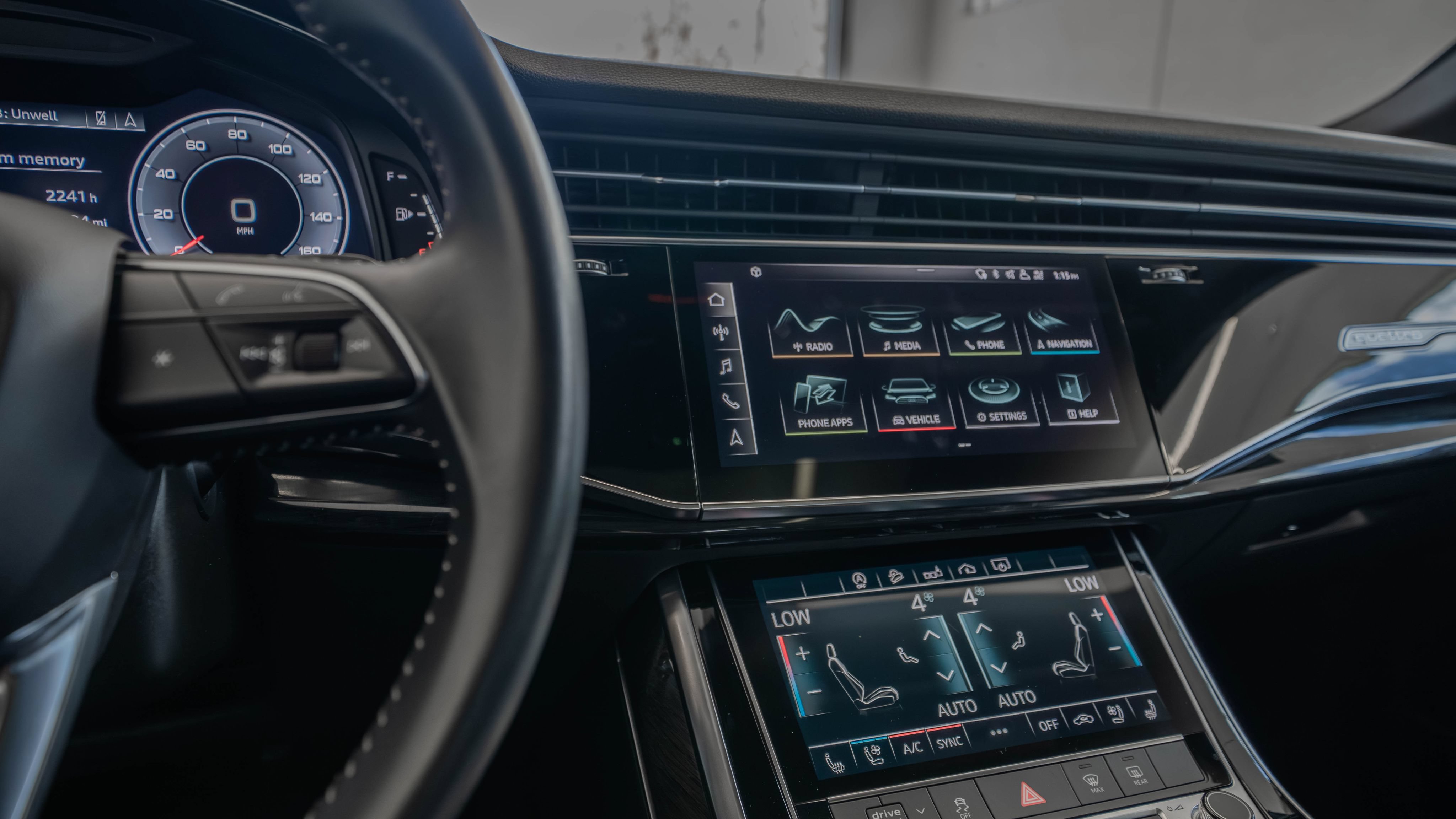 Used 2020 Audi Q8 Premium Plus AWD/4WD image 32