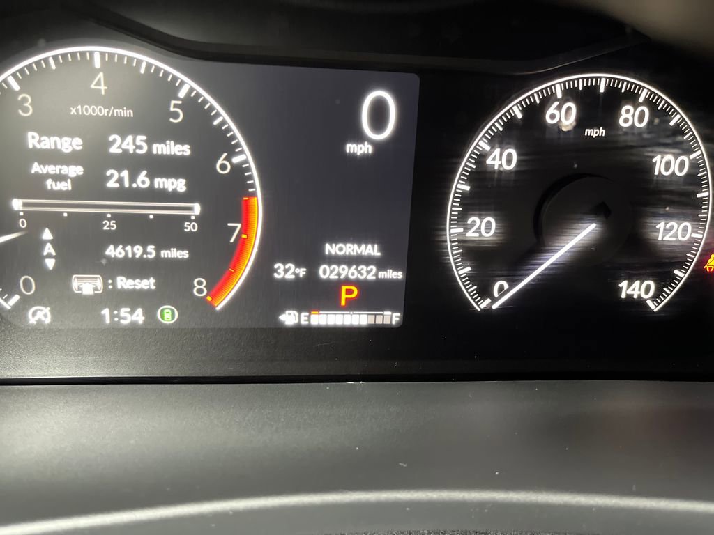 Used 2025 Honda Pilot Touring image 17