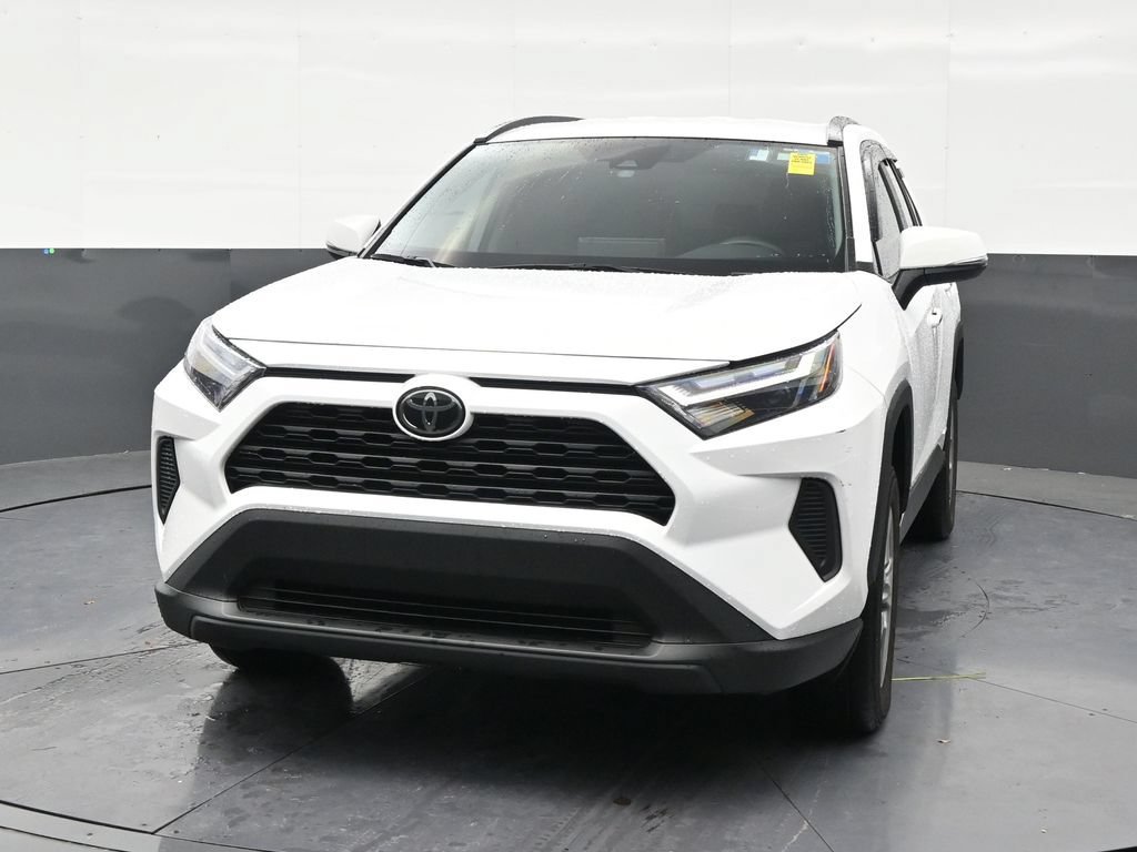 Used 2025 Toyota RAV4 XLE w/ Weather Package AWD/4WD image 8