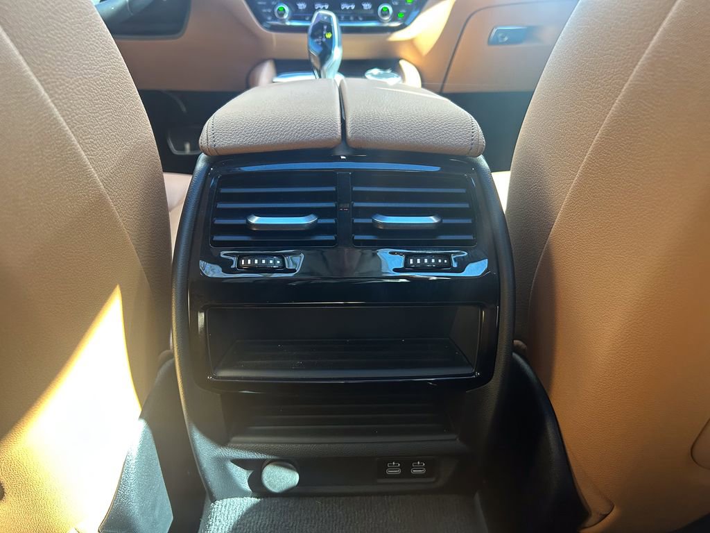 Used 2023 BMW M550i xDrive image 35