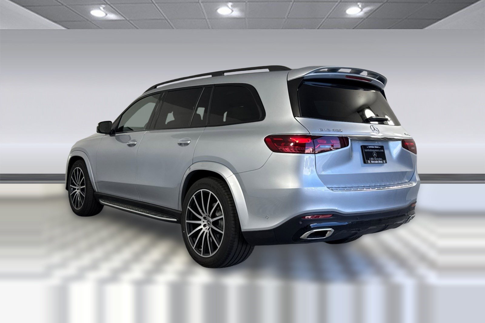 Used 2026 Mercedes-Benz GLS 450 4MATIC image 3