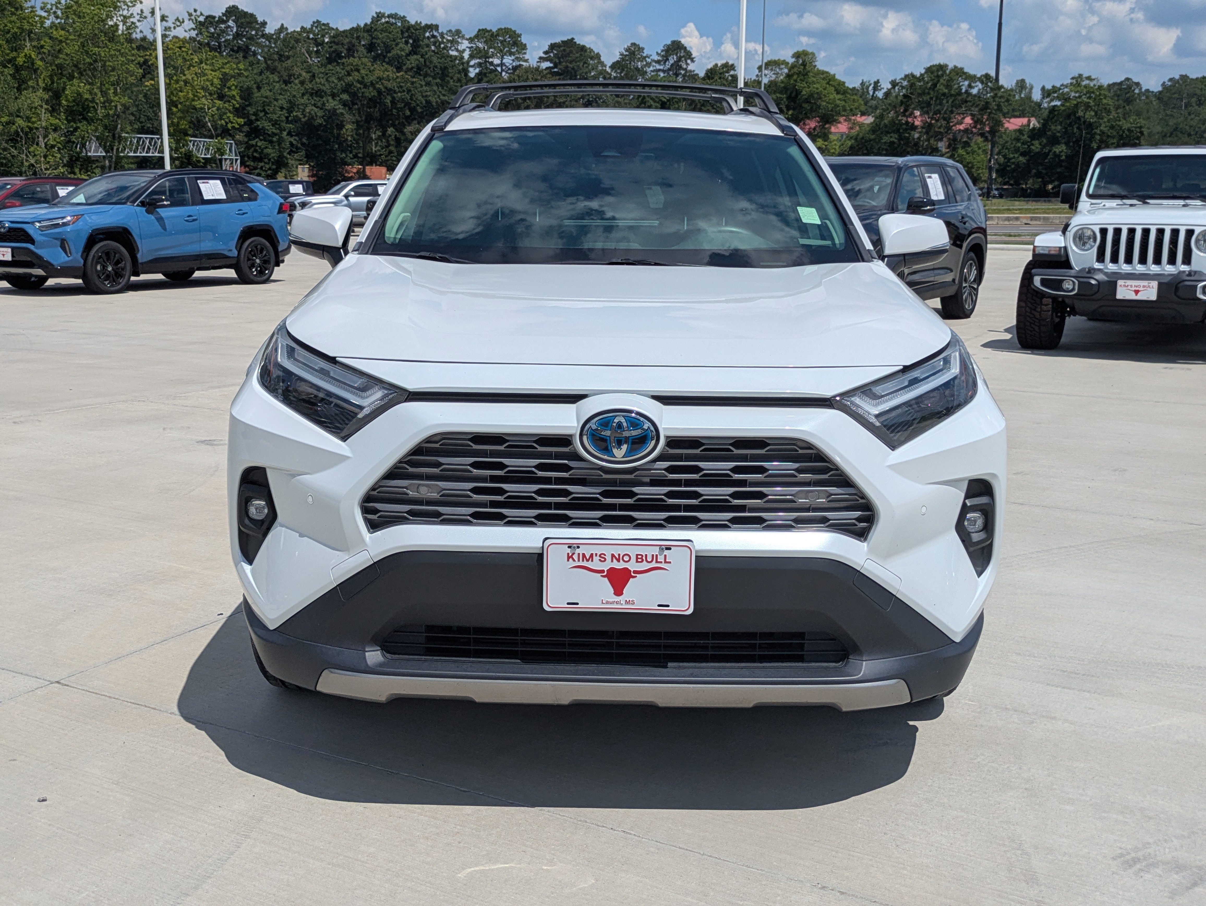 Used 2023 Toyota RAV4 Limited AWD/4WD image 8