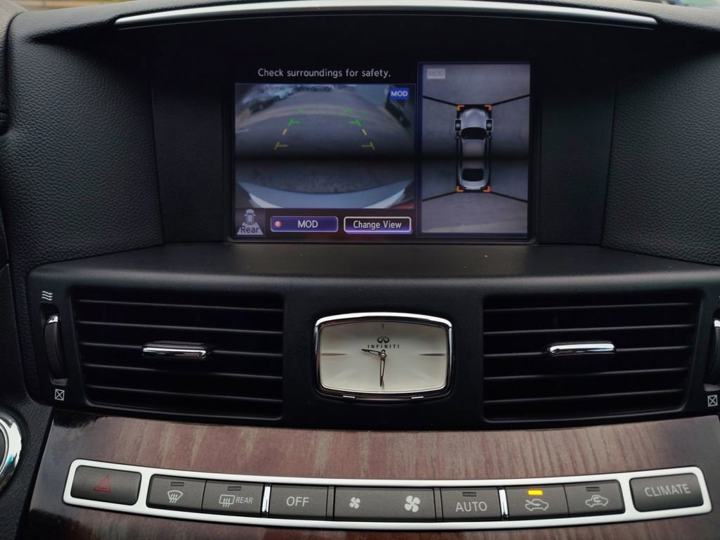 Used 2016 INFINITI Q70 L 5.6 w/ V8 Deluxe Technology Package image 9