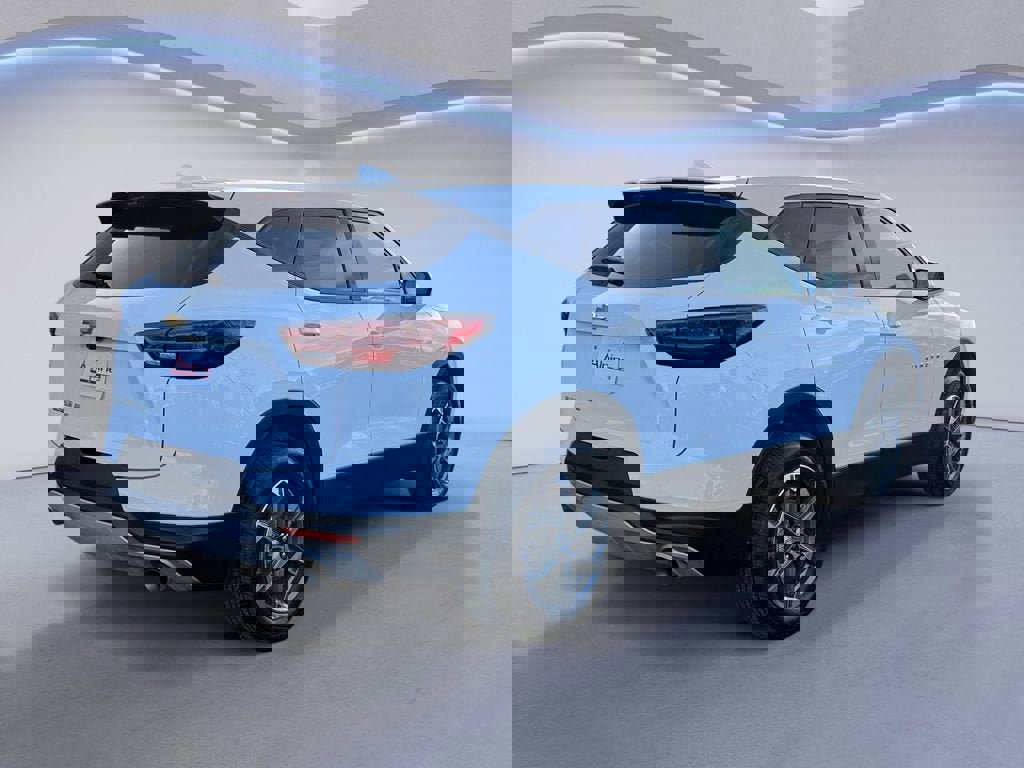 Used 2025 Chevrolet Blazer LT image 5