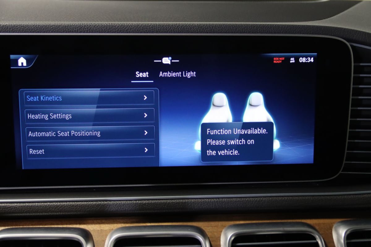 Used 2025 Mercedes-Benz GLE 350 4MATIC w/ Winter Package image 53