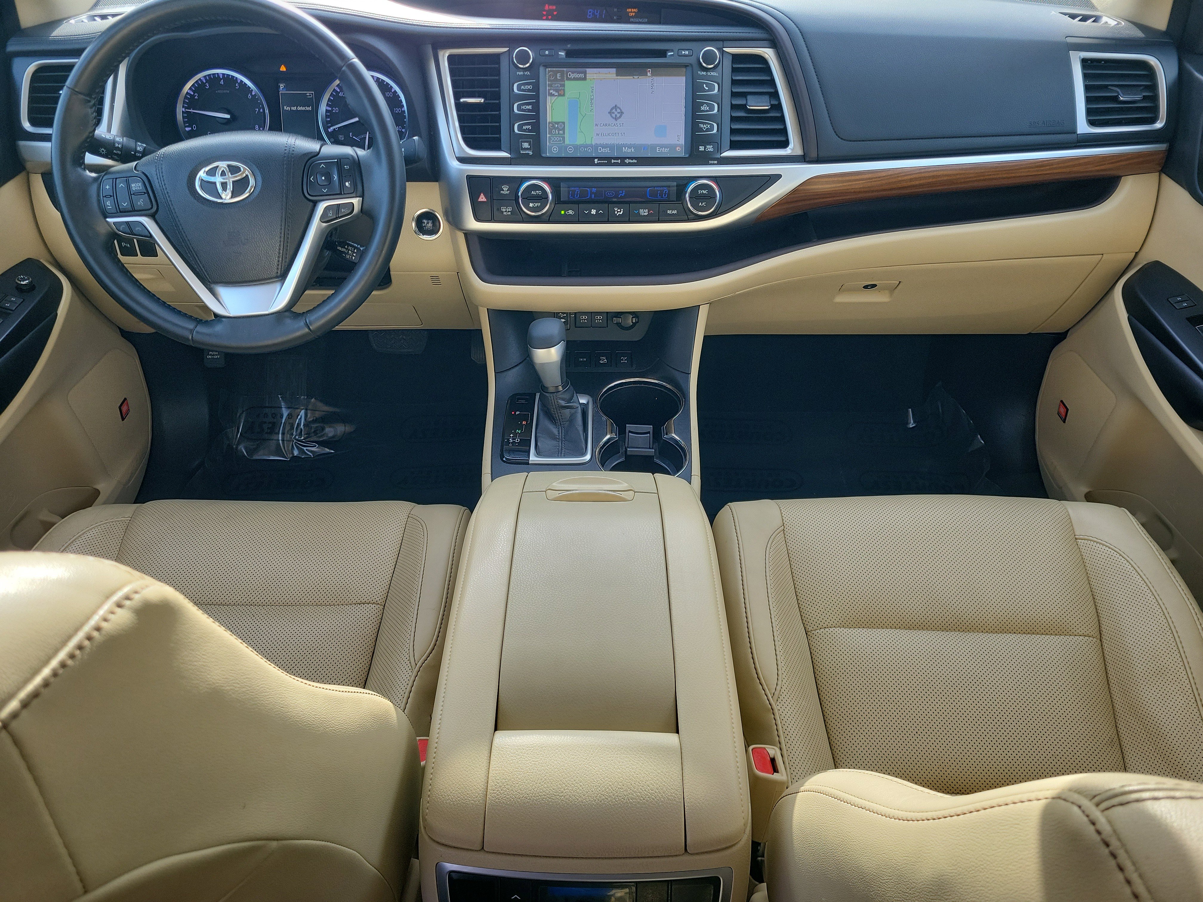 Used 2017 Toyota Highlander Limited w/ Carpet Mat Package image 15