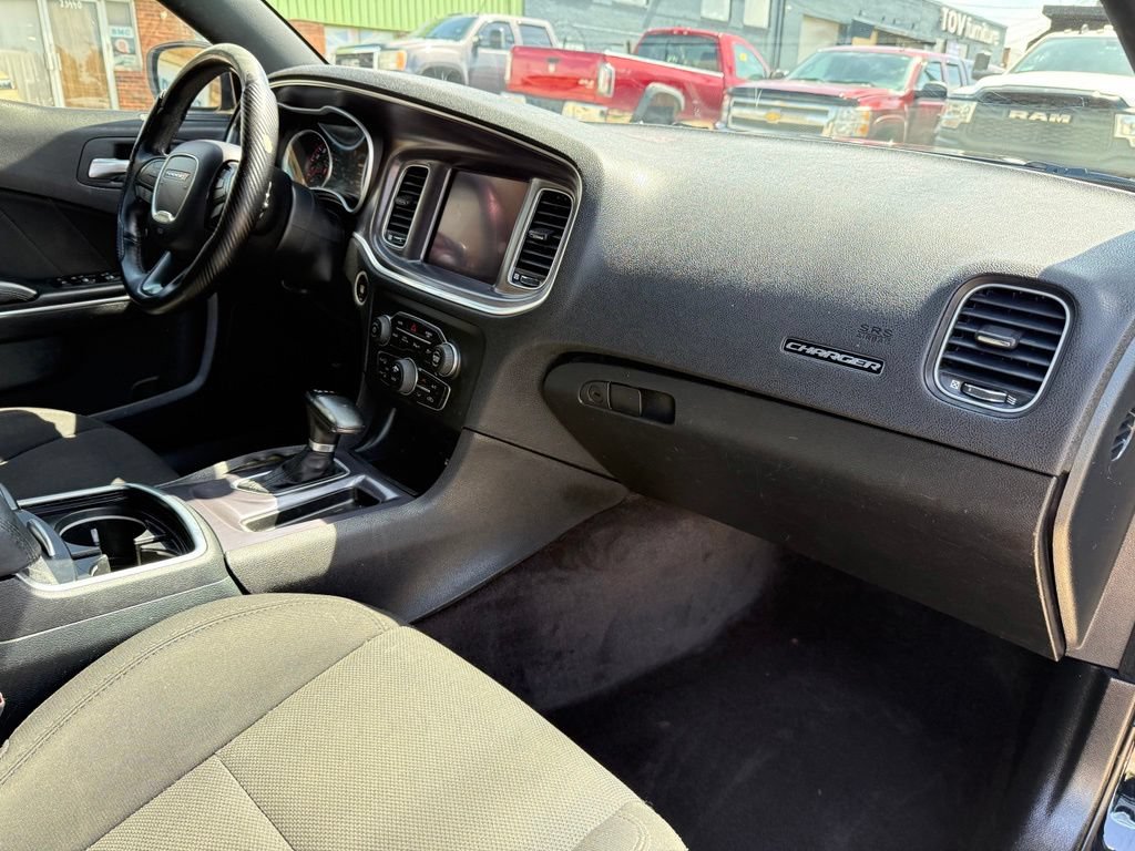 Used 2017 Dodge Charger R/T Scat Pack RWD image 28