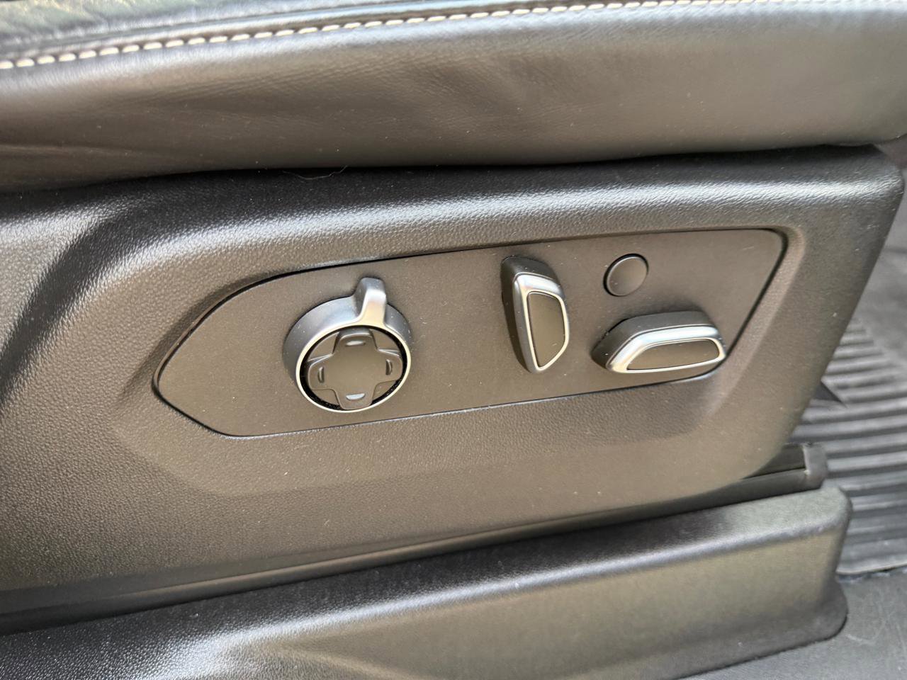 Used 2023 Cadillac Escalade V image 65