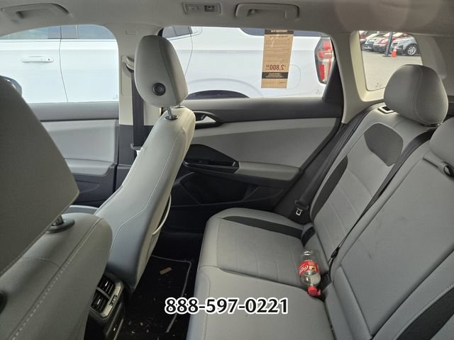 Certified 2023 Volkswagen Taos SE w/ Panoramic Sunroof Package FWD image 4