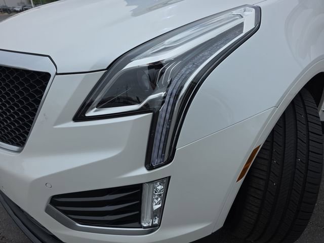 Used 2020 Cadillac XT5 Sportv w/ LPO, Floor Liner Package AWD/4WD image 32