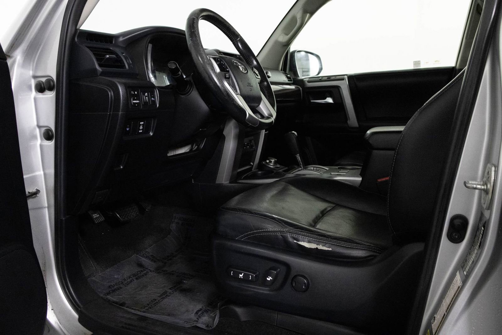 Used 2014 Toyota 4Runner Limited AWD/4WD image 17