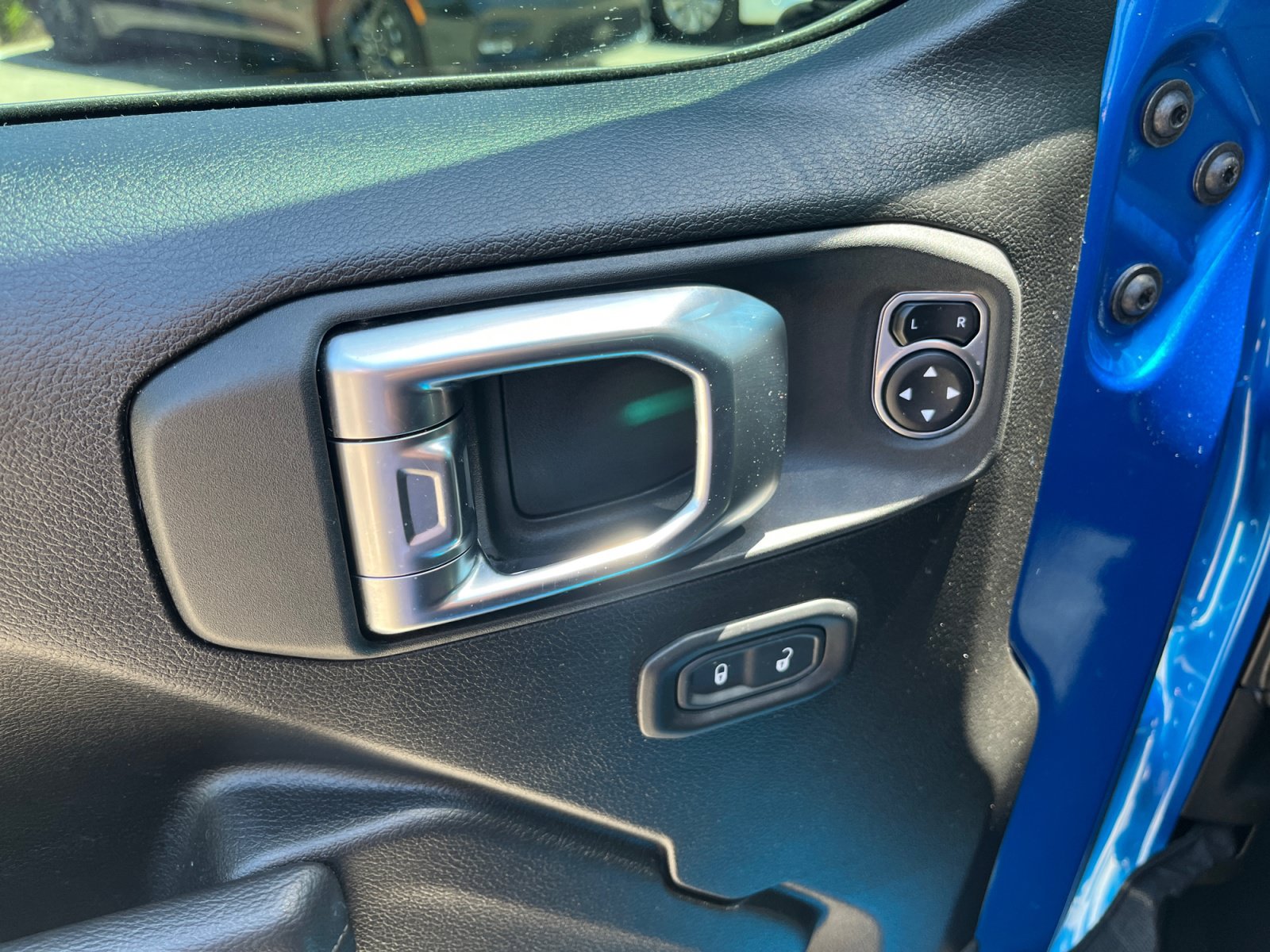 Used 2023 Jeep Wrangler Sport AWD/4WD image 13