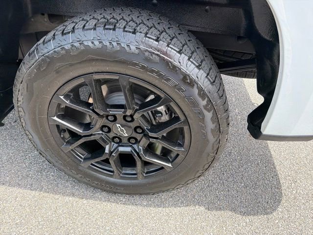 Used 2024 Chevrolet Silverado 1500 Custom AWD/4WD image 31