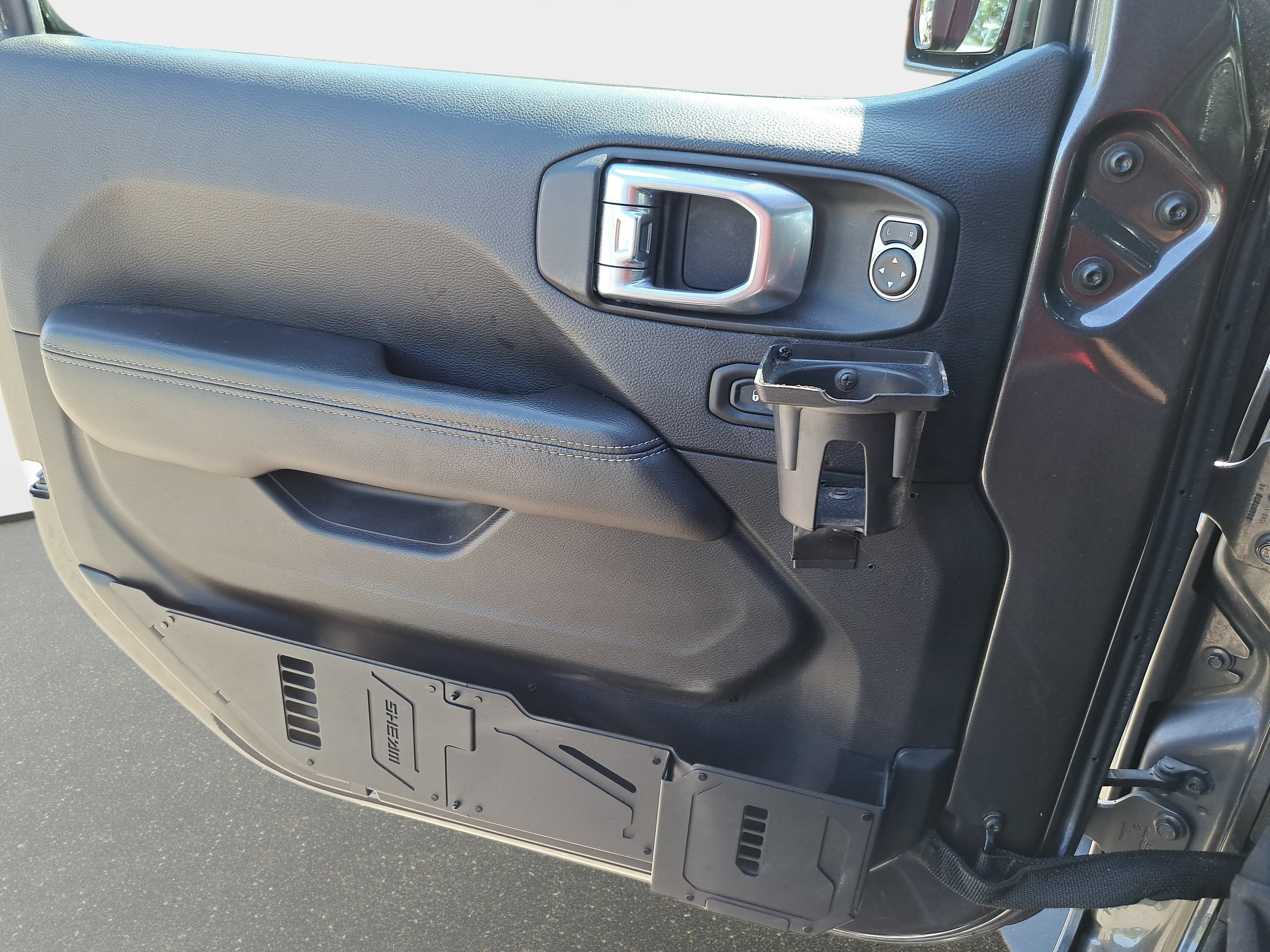 Used 2018 Jeep Wrangler Unlimited Sahara w/ Dual Top Group image 25