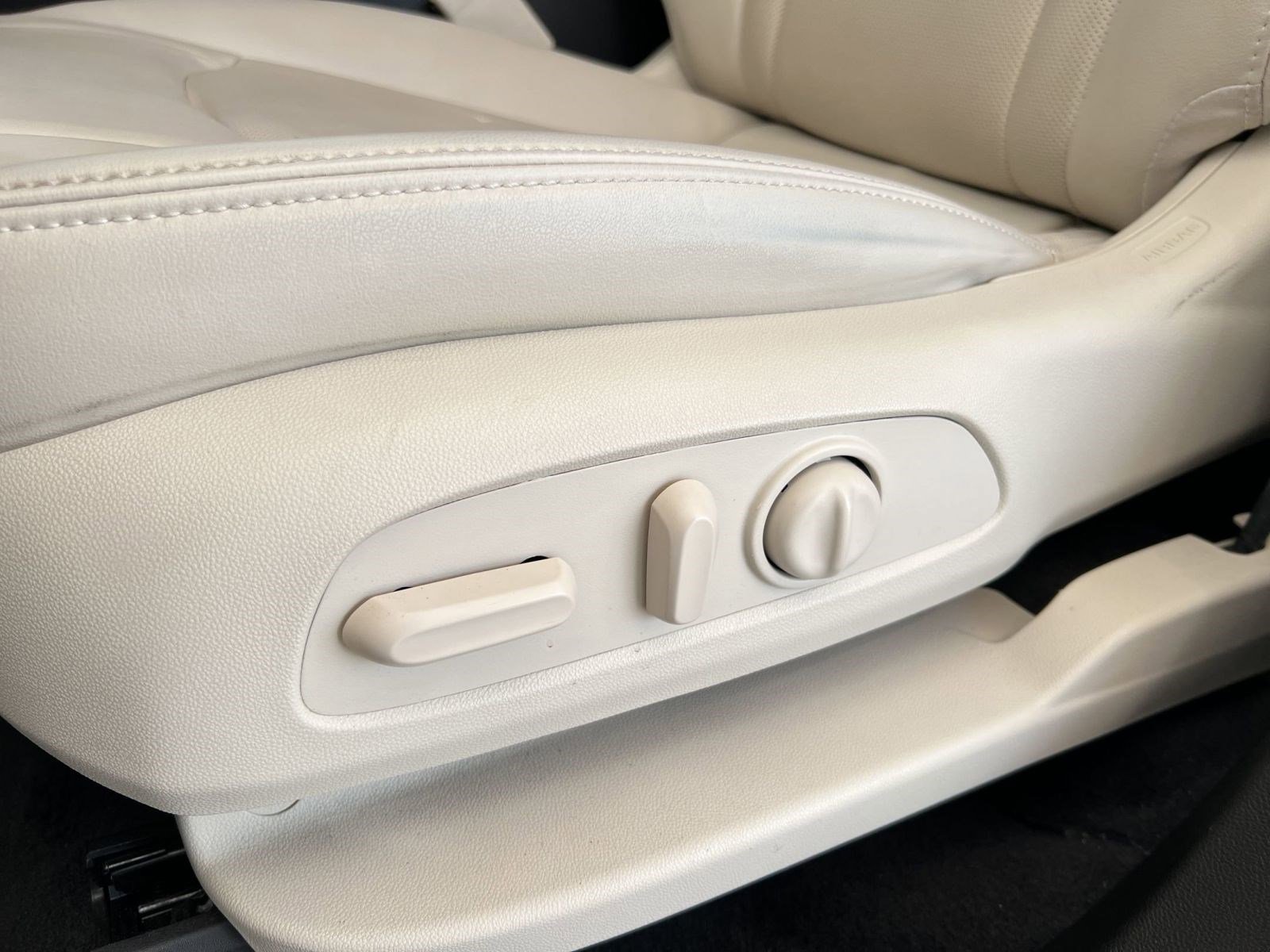 Certified 2023 Buick Enclave Essence w/ Experience Buick Package image 14