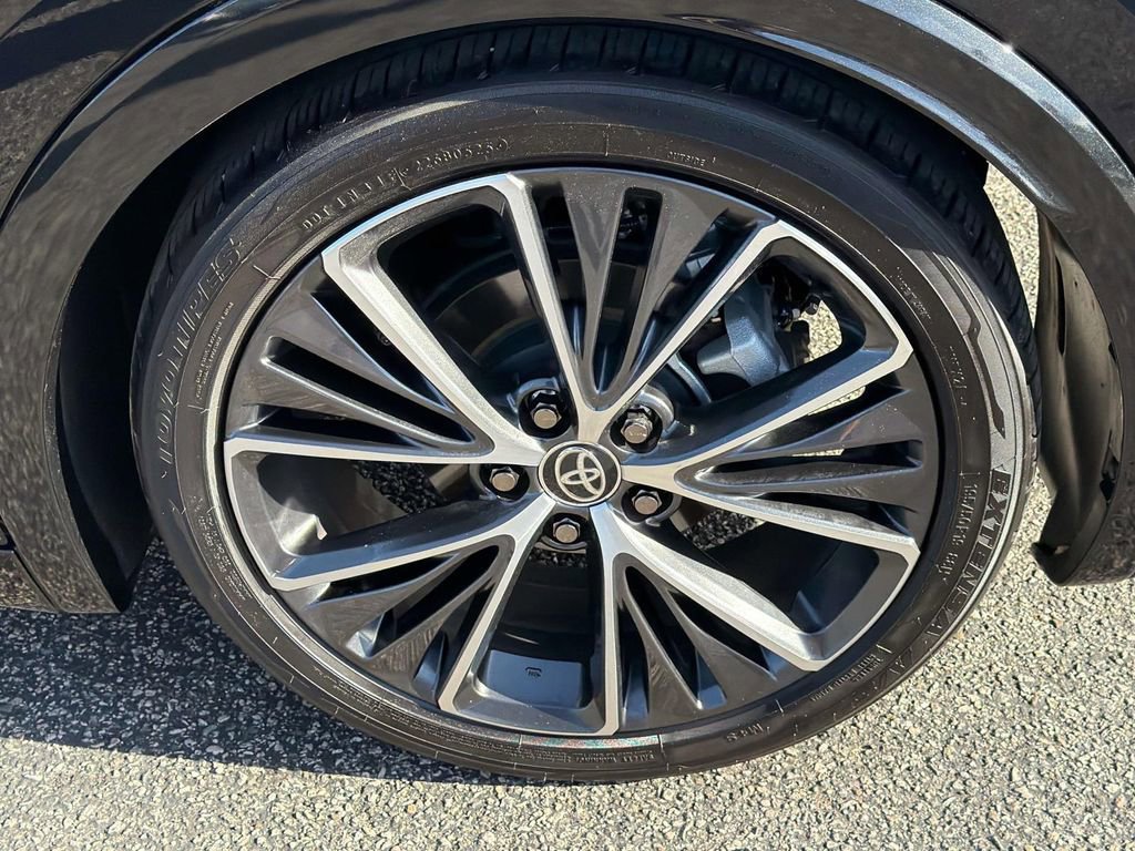 Used 2025 Toyota Prius XLE image 30