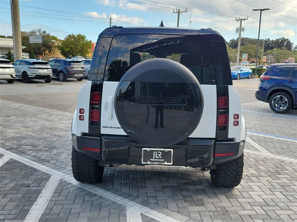 Used 2024 Land Rover Defender 110 S image 4