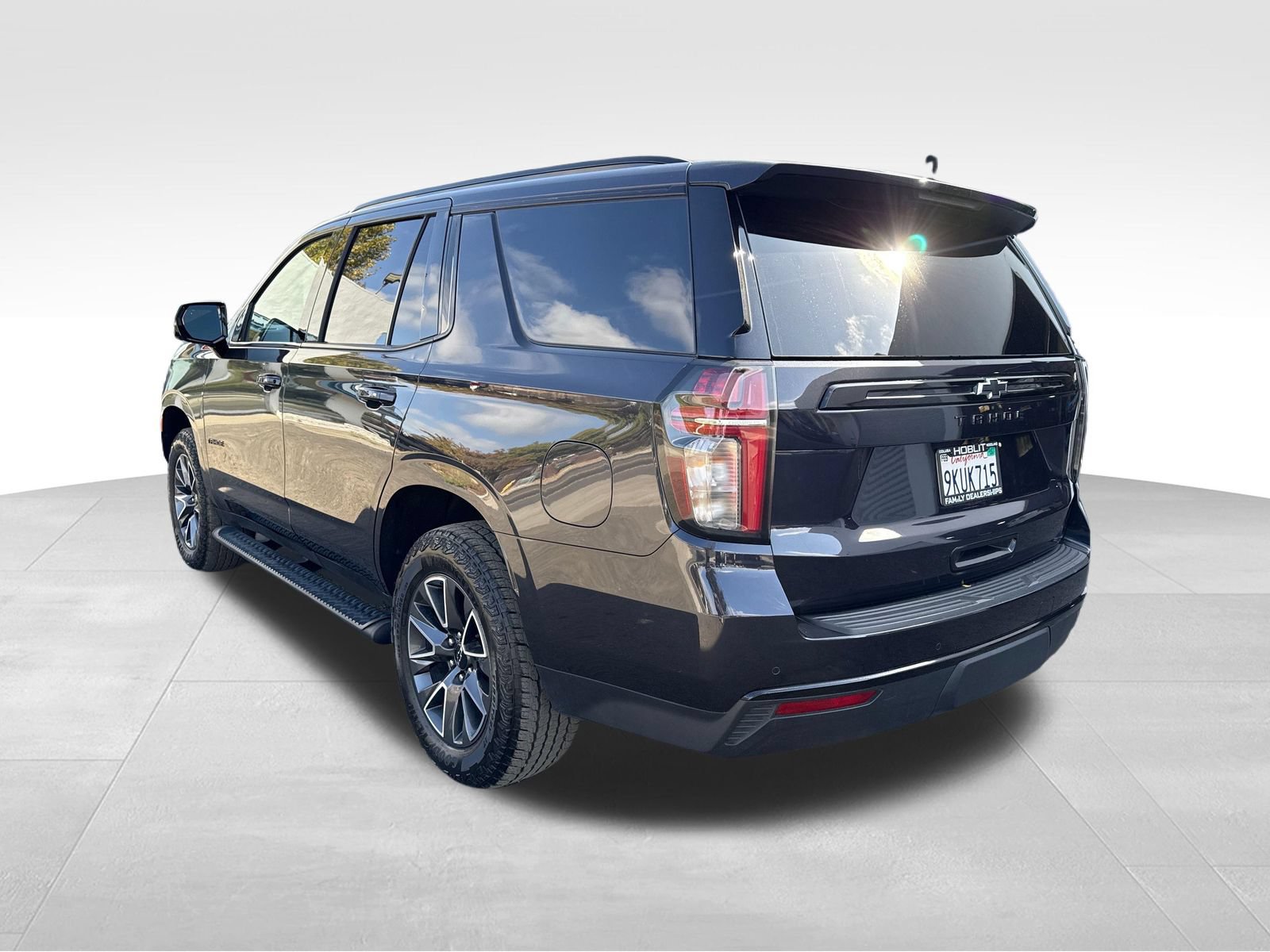 Used 2024 Chevrolet Tahoe Z71 w/ Luxury Package AWD/4WD image 3