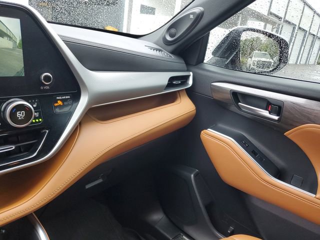 Used 2023 Toyota Highlander Platinum image 25