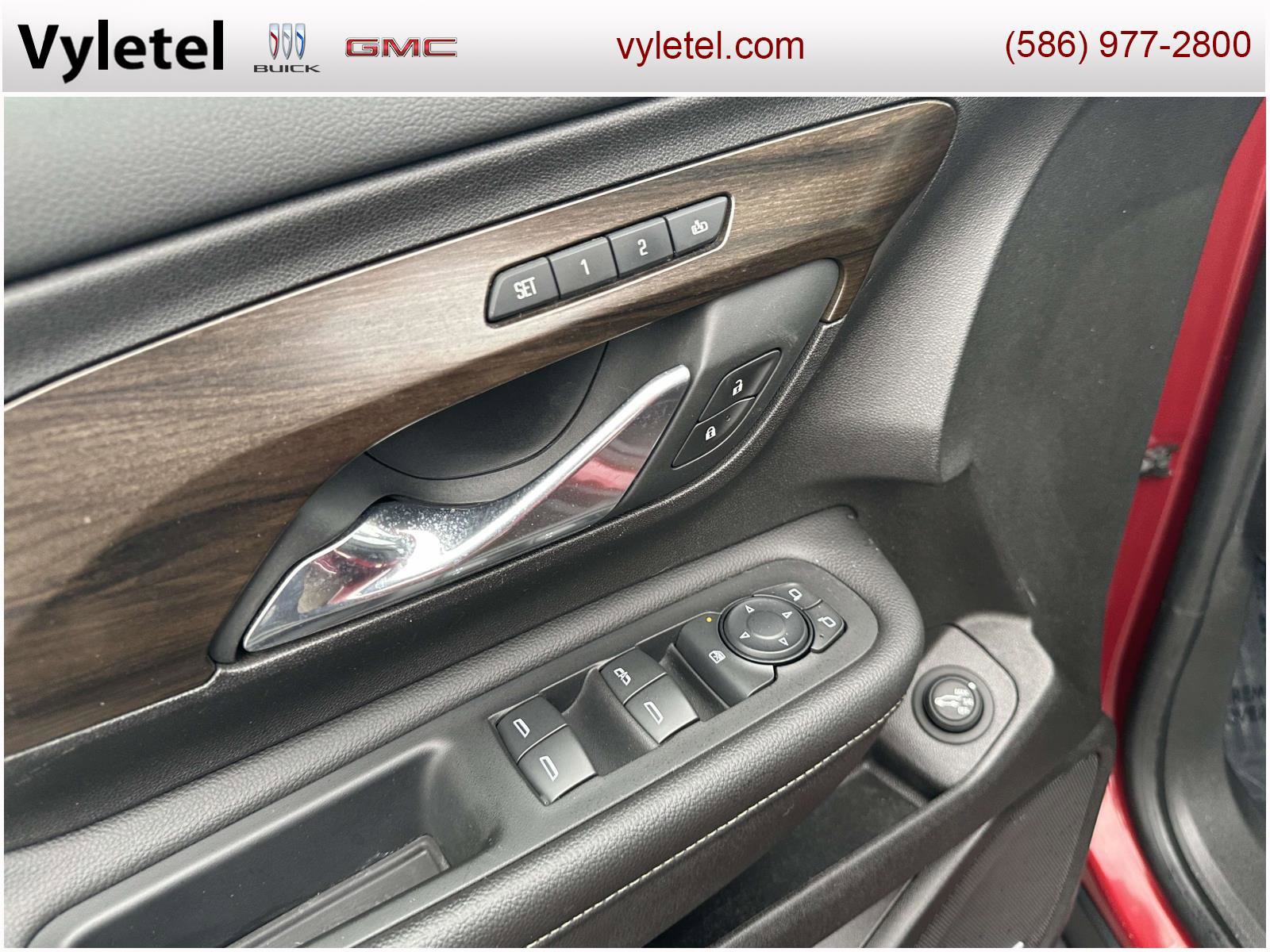 Used 2018 GMC Terrain Denali w/ Advanced Safety Package image 17