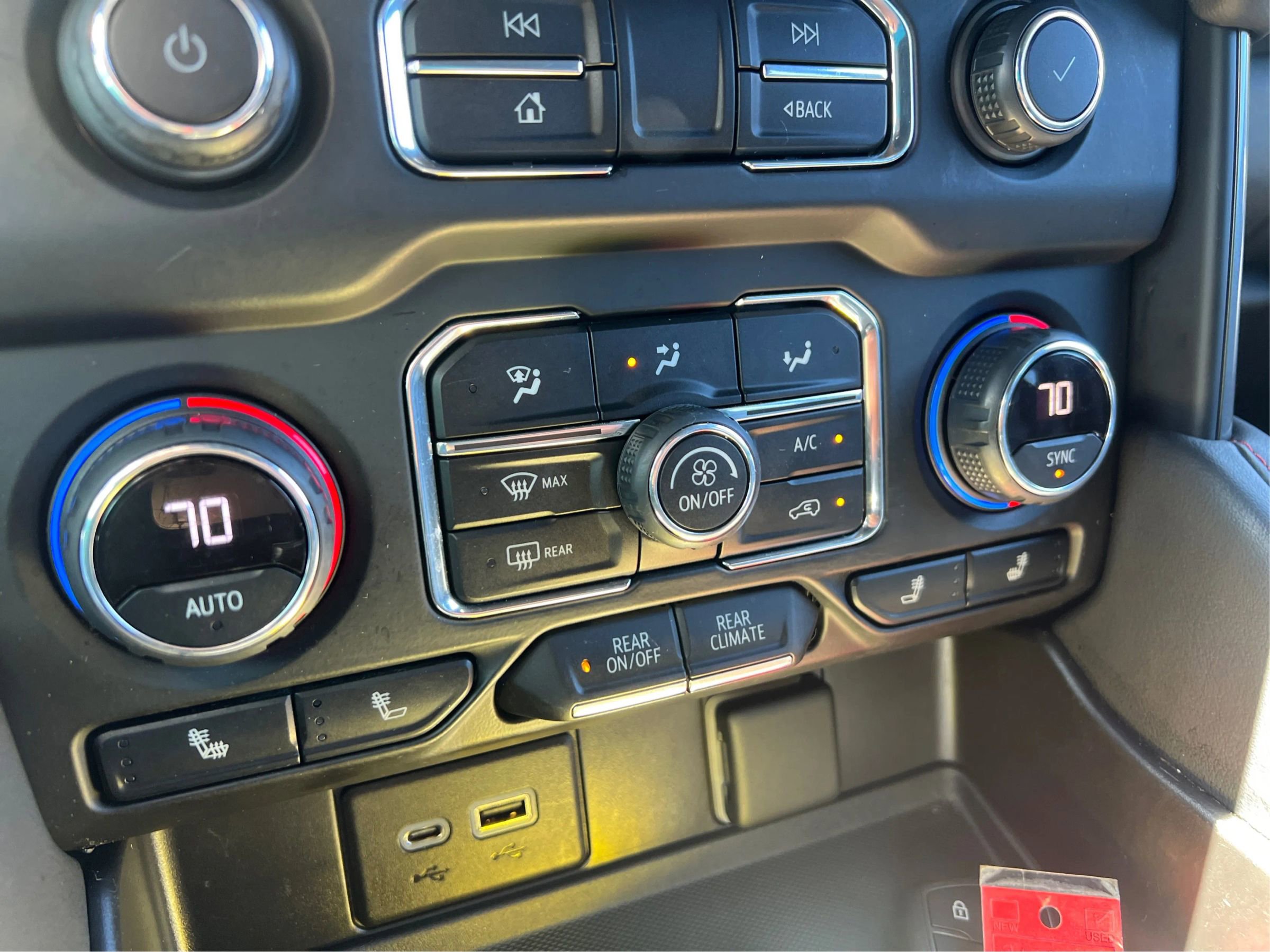 Used 2021 Chevrolet Suburban RST w/ Luxury Package image 28