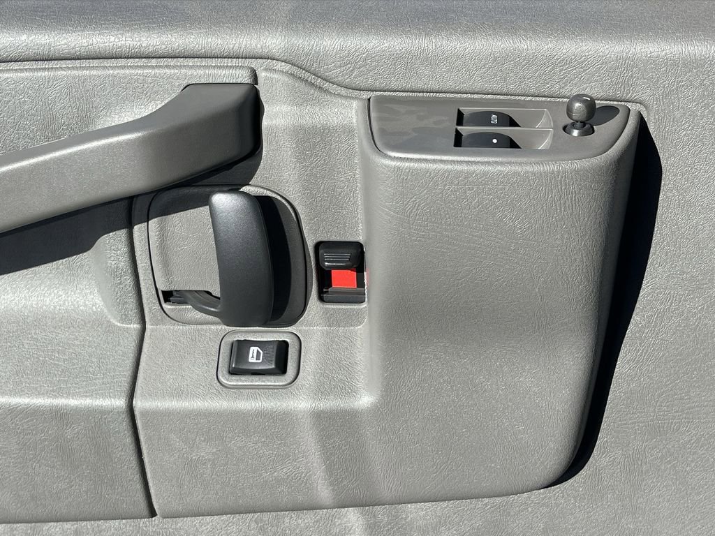 New 2025 GMC Savana 2500 Extended w/ Driver Convenience Package image 23