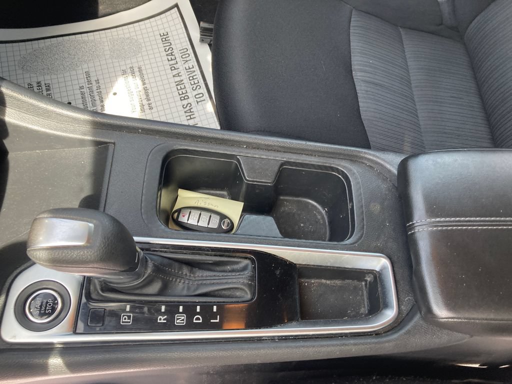 Used 2022 Nissan Sentra SV FWD image 33